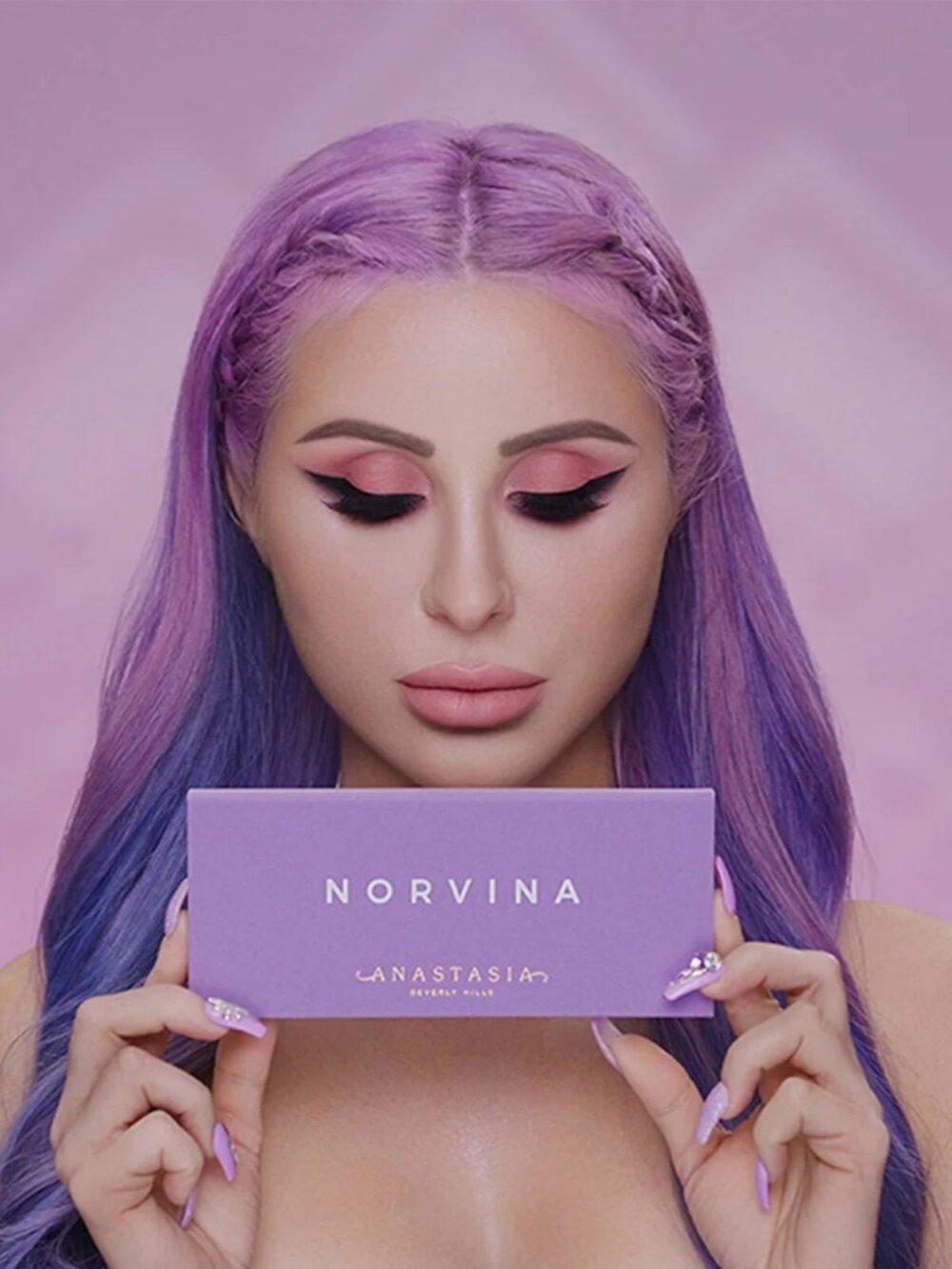 ANASTASIA BEVERLY HILLS (ABH) ‘Norvina’ Eyeshadow Palette - 14 shades